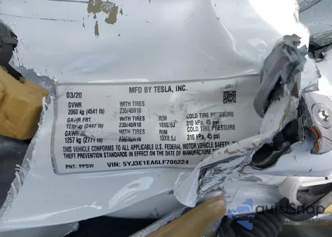 2020 Tesla Model 3 Standard Range Plus Rear-Wheel Drive/Standard Range Rear-Wheel Drive z USA, uszkodzony, nr VIN 5YJ3E1EA6LF706224